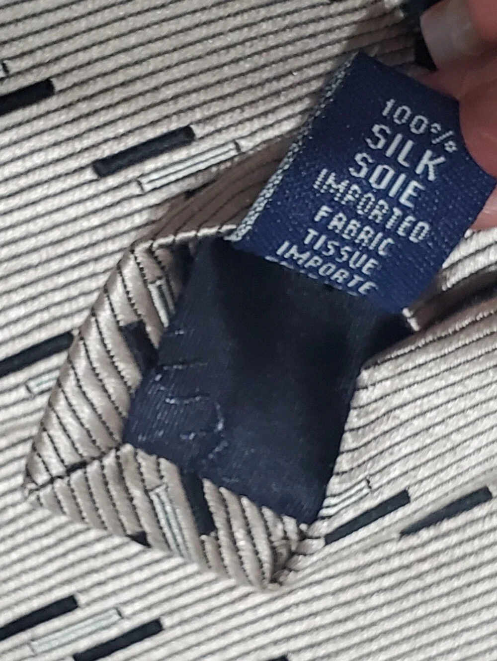 Vintage Nautica Men's 100% Silk Geometric Dash Necktie – Taupe Champagne & Black